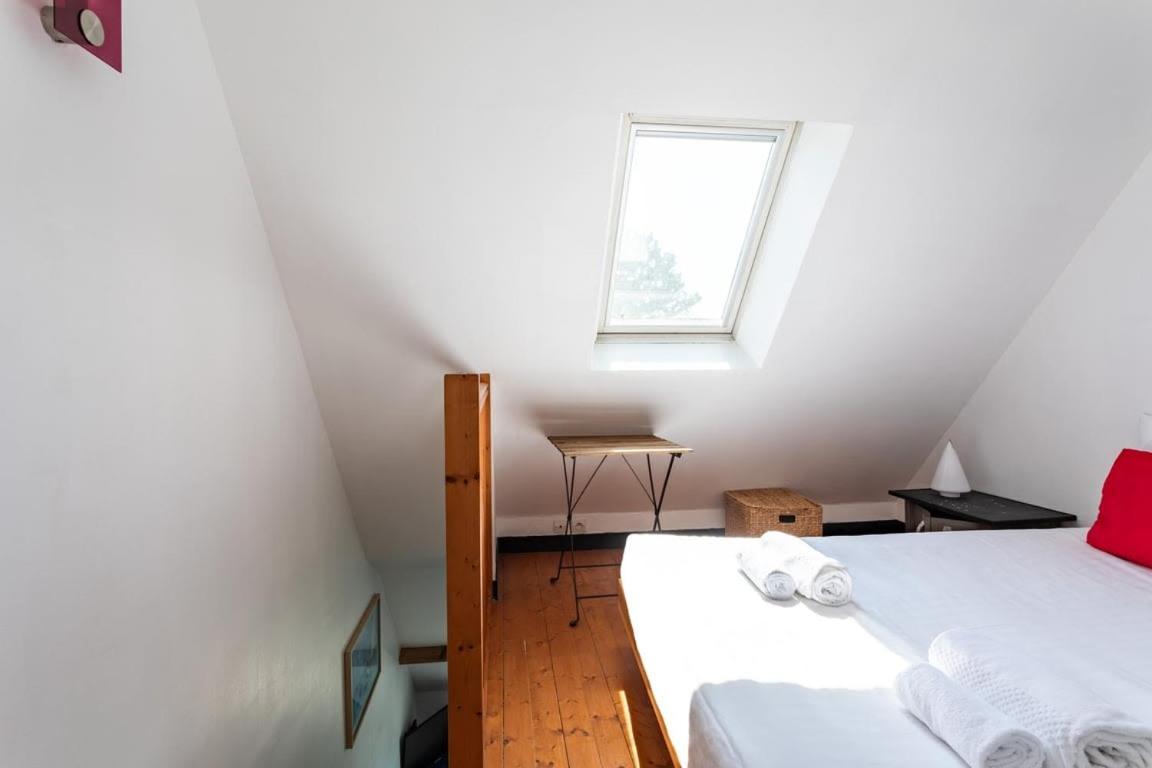 Le CAPUCIN - Petit duplex avec place de parking Dinard Extérieur photo