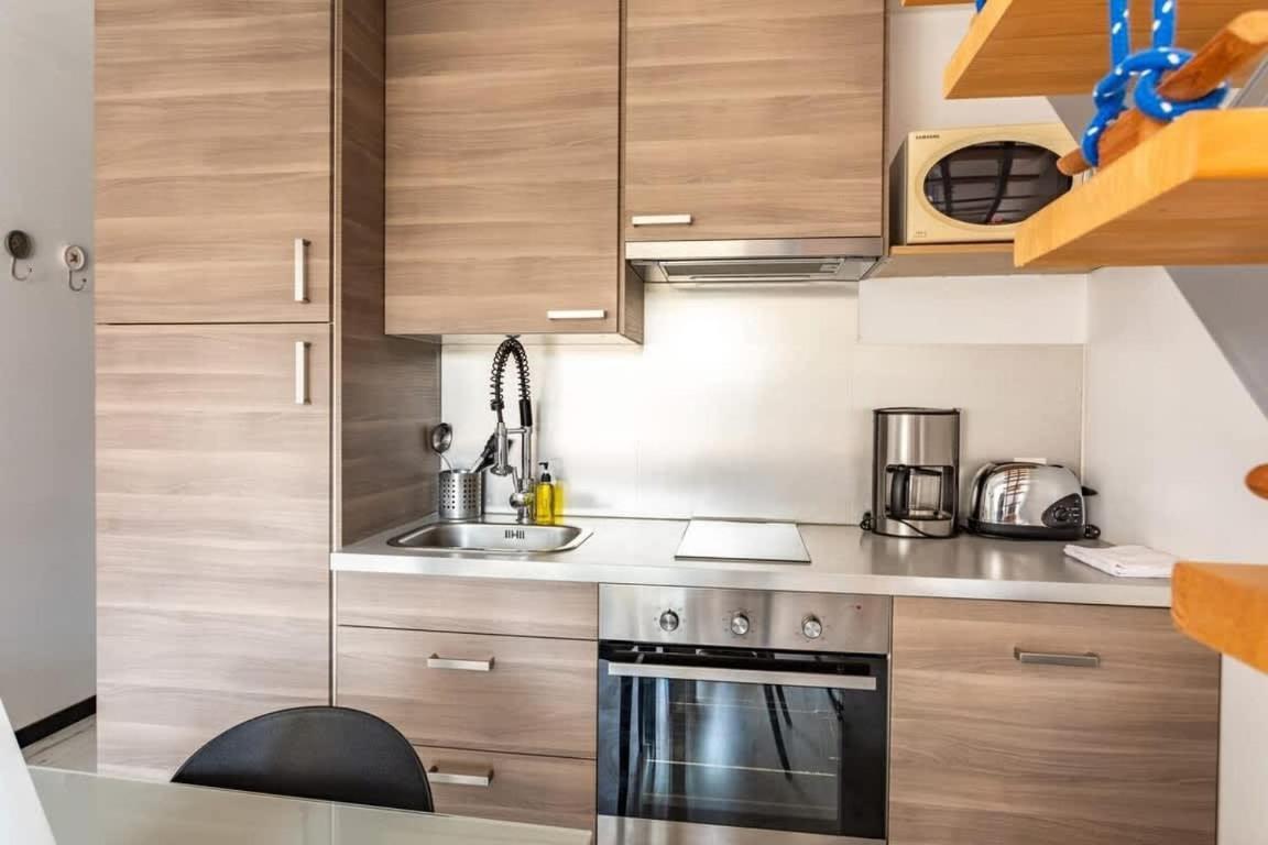 Le CAPUCIN - Petit duplex avec place de parking Dinard Extérieur photo