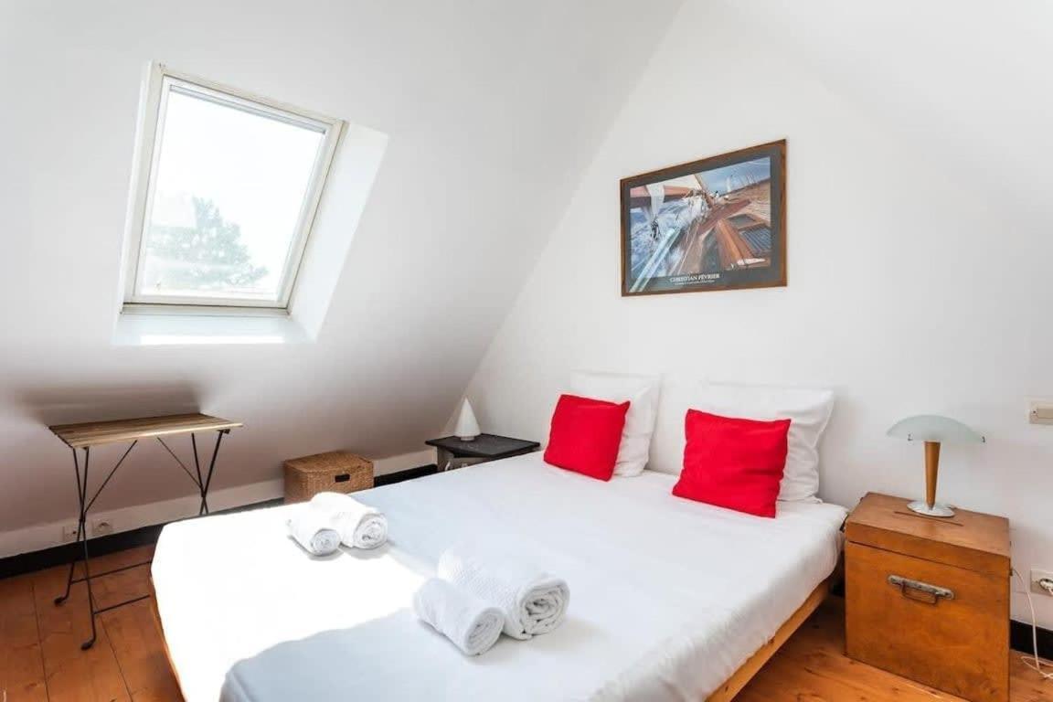 Le CAPUCIN - Petit duplex avec place de parking Dinard Extérieur photo