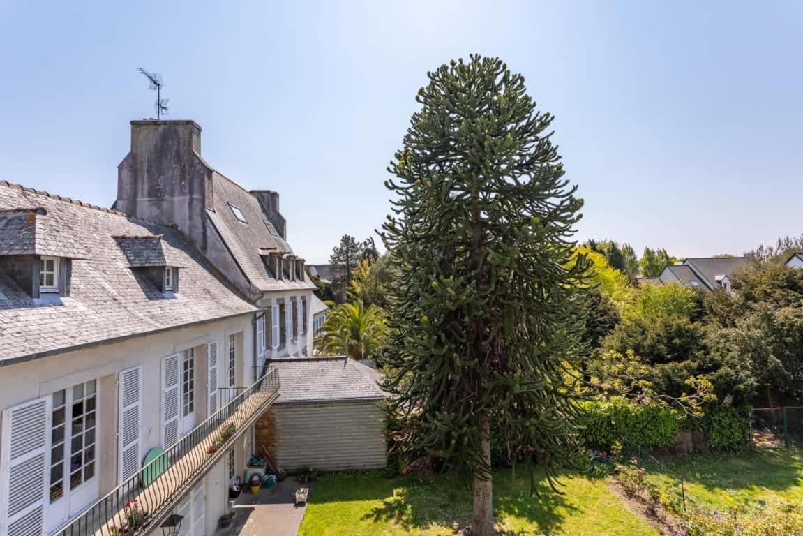 Le CAPUCIN - Petit duplex avec place de parking Dinard Extérieur photo